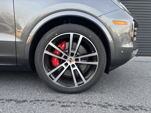 New 2026 Porsche Cayenne S image 9