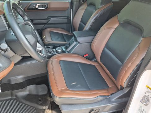 Used 2024 Ford Bronco Outer Banks AWD/4WD image 16