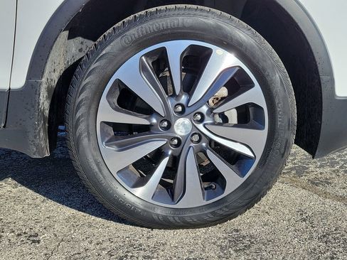 Used 2022 Buick Encore Preferred w/ Safety Package image 5