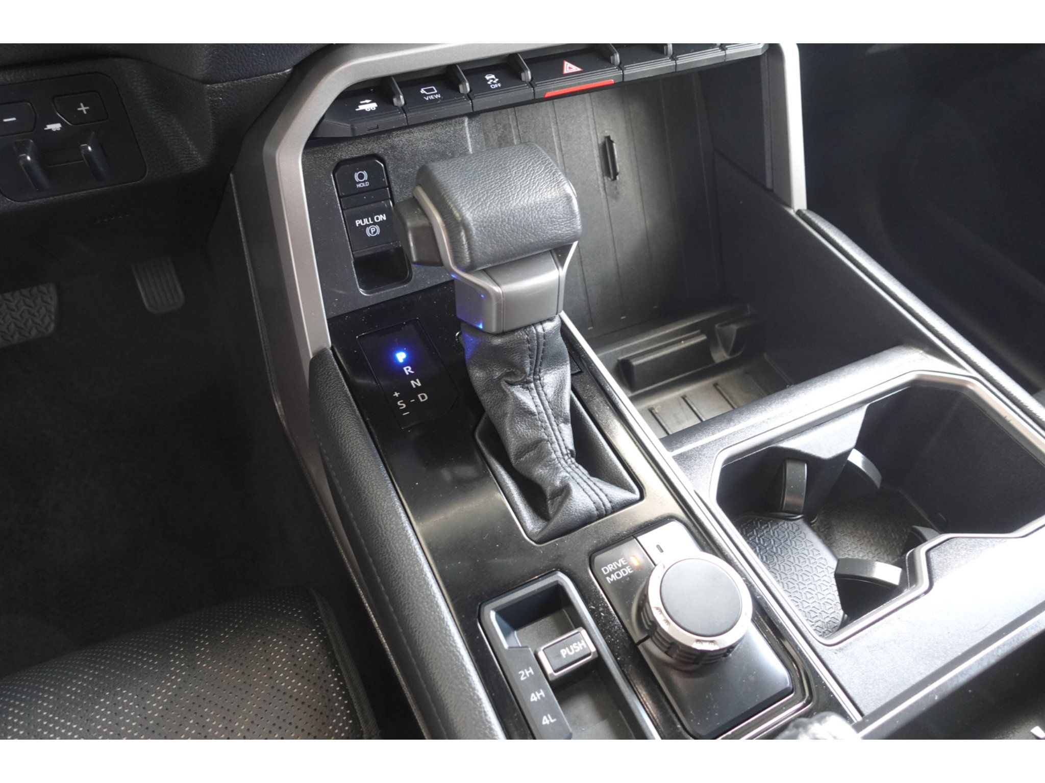 Used 2025 Toyota Tundra Limited AWD/4WD image 19