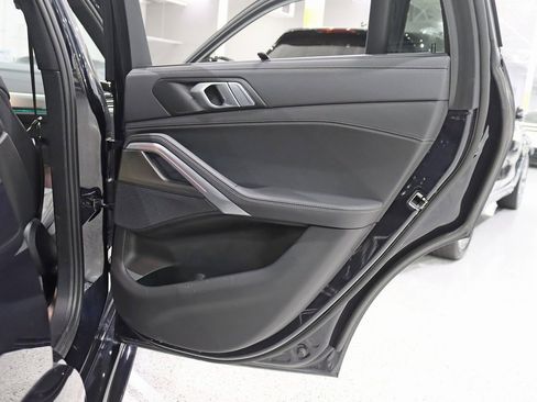 Used 2022 BMW X6 xDrive40i w/ Executive Package image 43