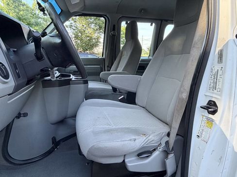 Used 2012 Ford E-350 and Econoline 350 XLT RWD image 12