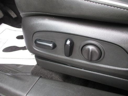 Used 2024 Buick Encore GX Avenir w/ Avenir Convenience Package FWD image 18
