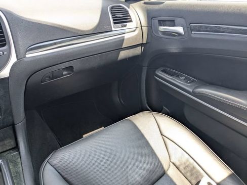 Used 2021 Chrysler 300 Touring L AWD/4WD image 13
