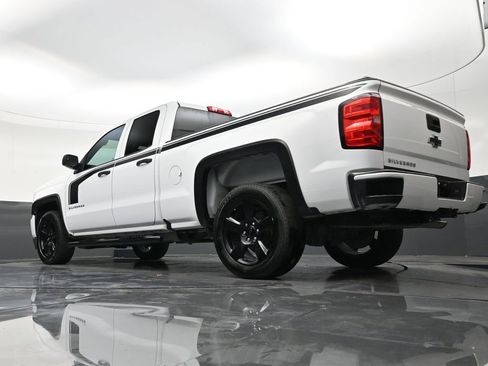 Used 2018 Chevrolet Silverado 1500 Custom w/ Custom Value Package image 22