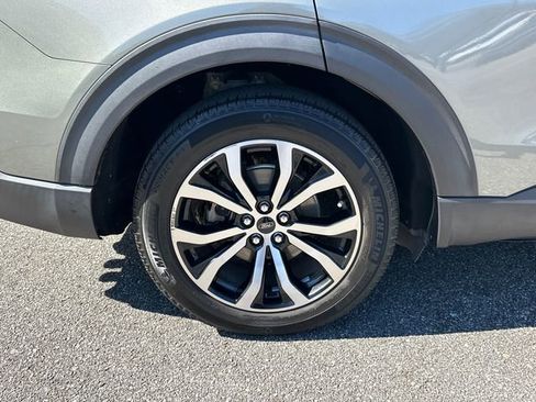 Certified 2020 Ford Explorer ST w/ Premium Technology Package image 17