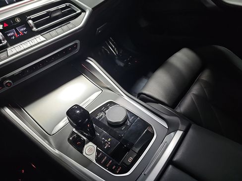 Certified 2023 BMW X6 xDrive40i w/ M Sport Package image 26