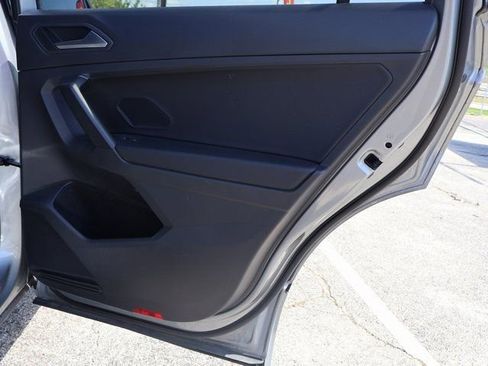 Used 2021 Volkswagen Tiguan SE R-Line image 13