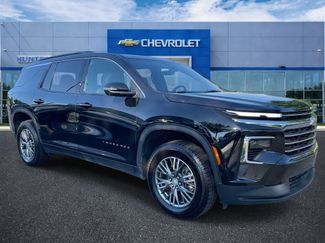 Used 2024 Chevrolet Traverse LT FWD video 1