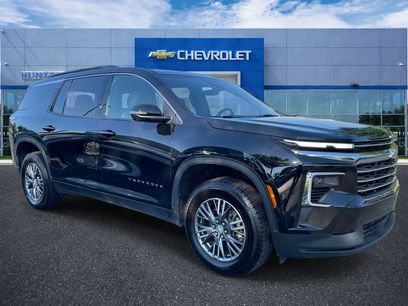 Used 2024 Chevrolet Traverse LT