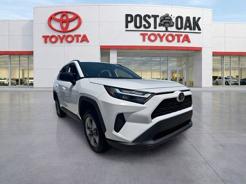 Used 2025 Toyota RAV4 LE AWD/4WD image 1