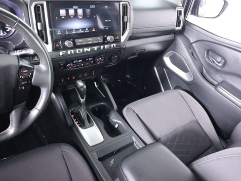 Used 2025 Nissan Frontier SV w/ SV Convenience Package RWD image 39