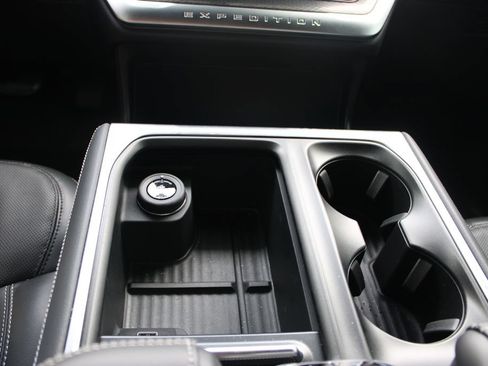 Used 2026 Ford Expedition Max Platinum w/ Stealth Appearance Package AWD/4WD image 25