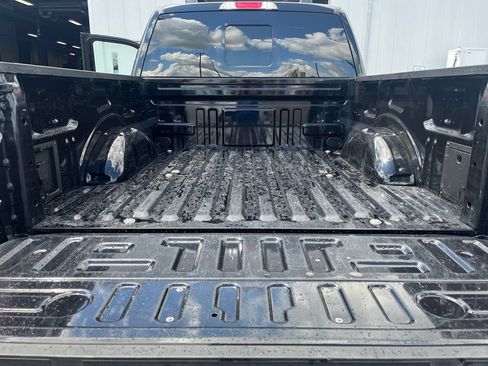 Used 2025 Ford F150 Lariat AWD/4WD image 39