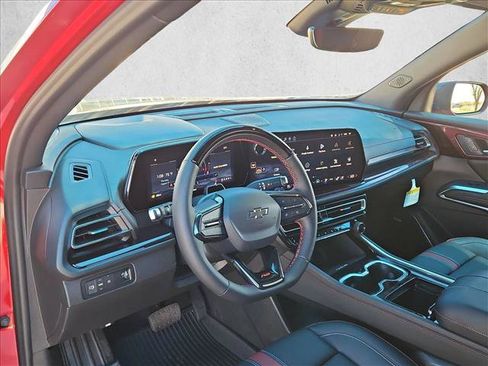 New 2027 Chevrolet Traverse RS w/ LPO, Floor Liner Package FWD image 3