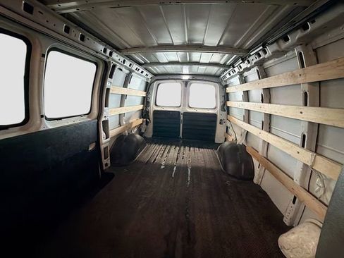 Used 2019 Chevrolet Express 2500 w/ Driver Convenience Package image 18