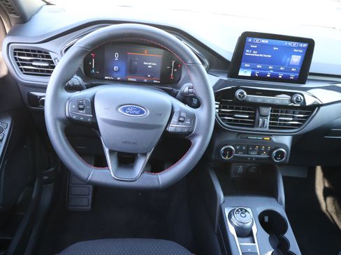 Used 2025 Ford Escape ST-Line AWD/4WD image 18