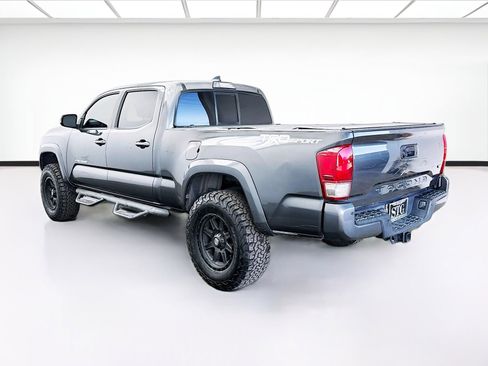 Used 2016 Toyota Tacoma TRD Sport image 6