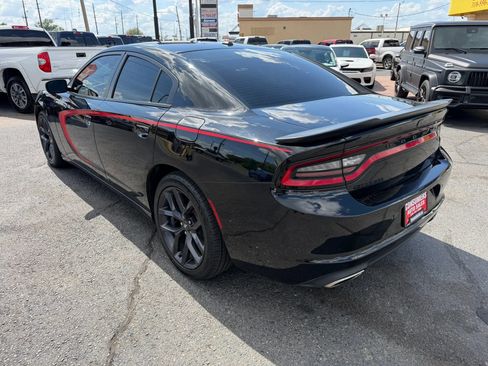 Used 2021 Dodge Charger SXT w/ Blacktop Package image 3