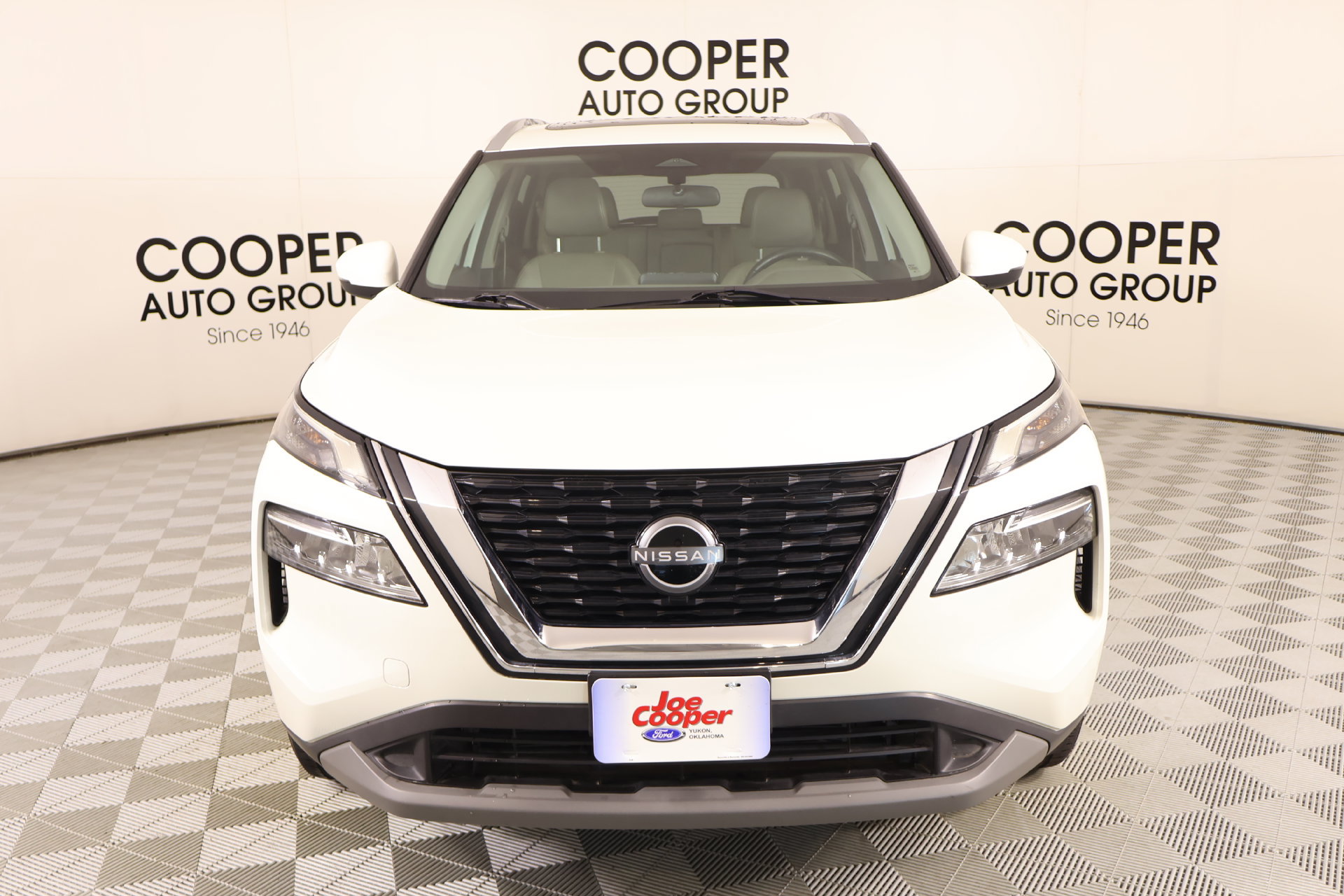Used 2023 Nissan Rogue SV w/ SV Premium Package FWD image 9