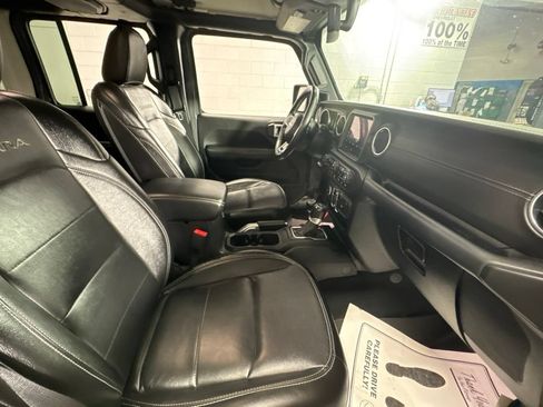 Used 2020 Jeep Wrangler Unlimited Sahara w/ Dual Top Group AWD/4WD image 30