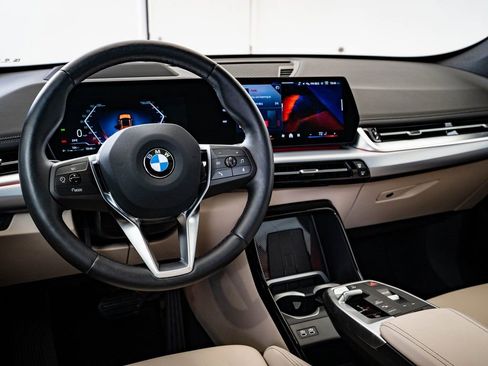 Certified 2025 BMW X1 xDrive28i AWD/4WD image 4