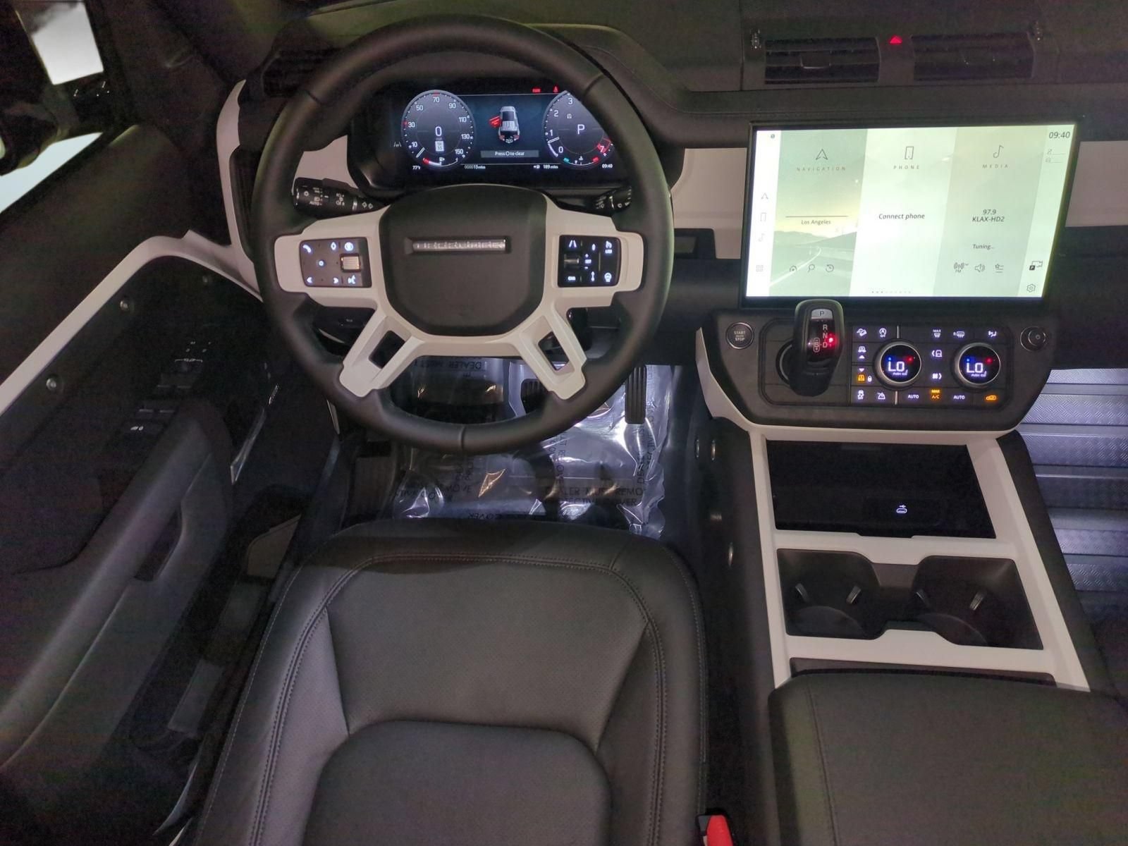 New 2026 Land Rover Defender 110 X-Dynamic SE AWD/4WD image 27
