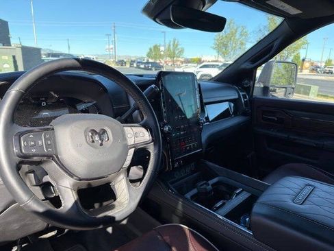 Used 2025 RAM 2500 Limited AWD/4WD image 7