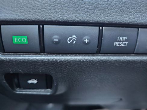 Used 2021 Nissan Sentra SV image 19