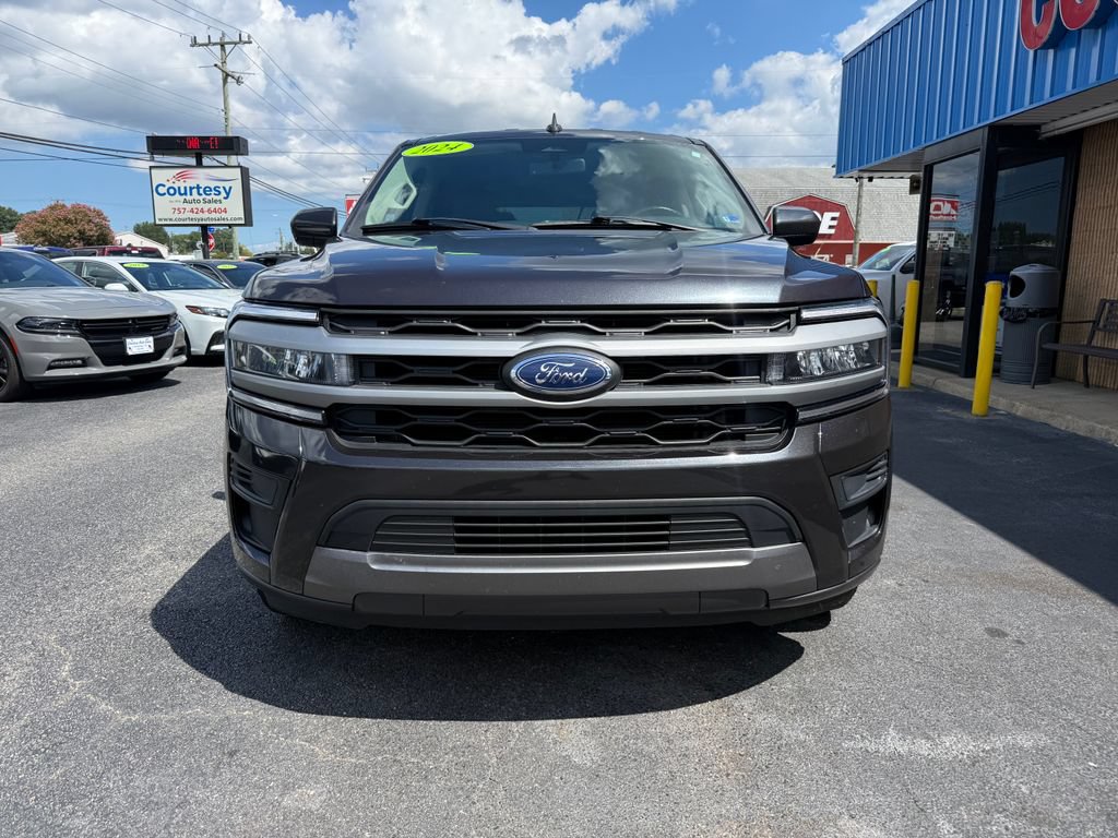 Used 2024 Ford Expedition XLT RWD image 8