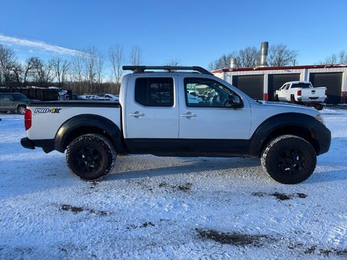 Used 2017 Nissan Frontier PRO-4X image 6