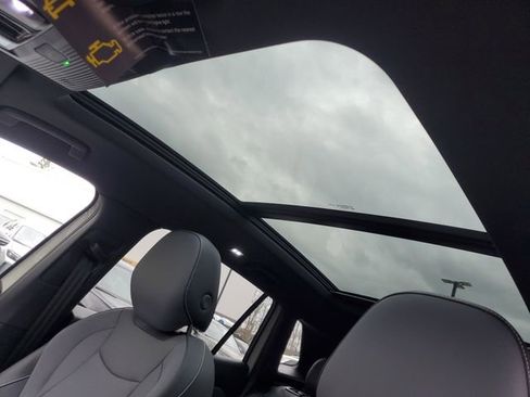 New 2026 Volkswagen Tiguan SE R-Line FWD image 19