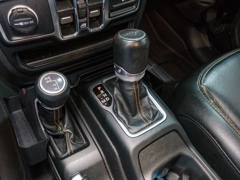 Used 2023 Jeep Gladiator Overland image 24