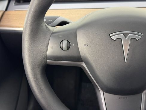 Used 2022 Tesla Model 3 image 19