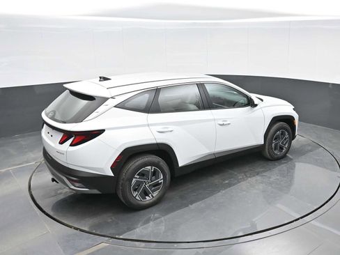 New 2026 Hyundai Tucson Blue SE w/ Tow & Go Package image 28