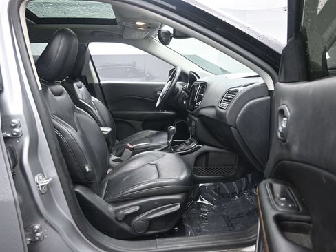 Used 2018 Jeep Compass Limited AWD/4WD image 28