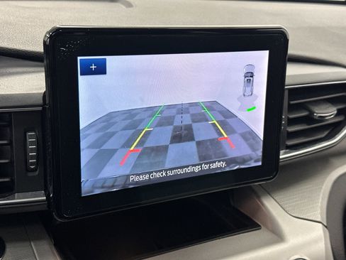 Used 2022 Ford Explorer XLT w/ Equipment Group 202A image 30