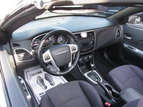 Used 2013 Chrysler 200 Touring FWD image 5