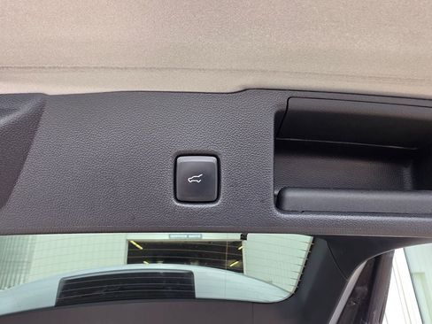 Used 2023 Ford Escape Platinum AWD/4WD image 12
