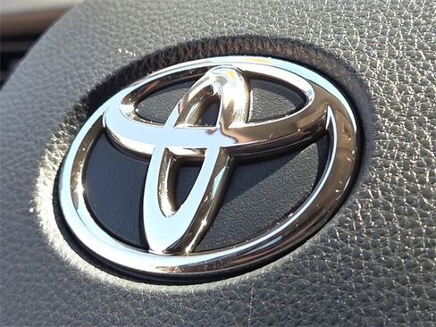 Used 2023 Toyota RAV4 LE image 22