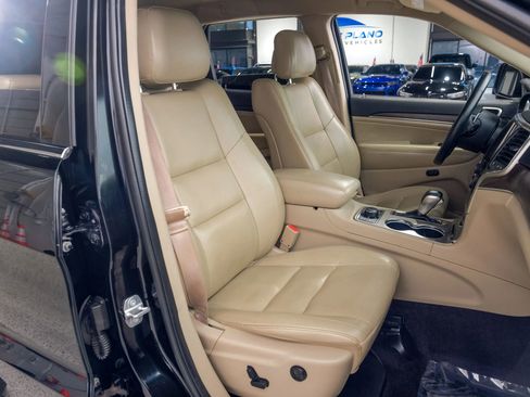 Used 2017 Jeep Grand Cherokee Limited image 34