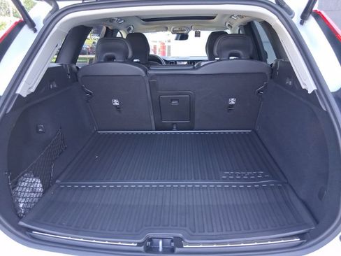 Used 2025 Volvo XC60 T8 Plus w/ Climate Package AWD/4WD image 32