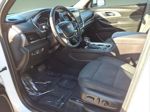 Used 2023 Chevrolet Traverse LT FWD image 12