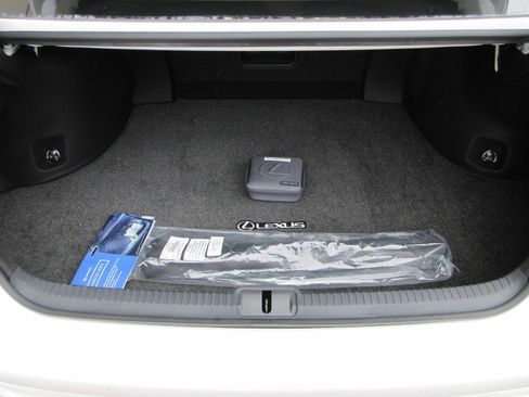 Used 2025 Lexus ES 350 w/ Premium Package image 53