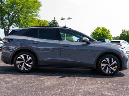 Used 2024 Volkswagen ID.4 2WD image 2