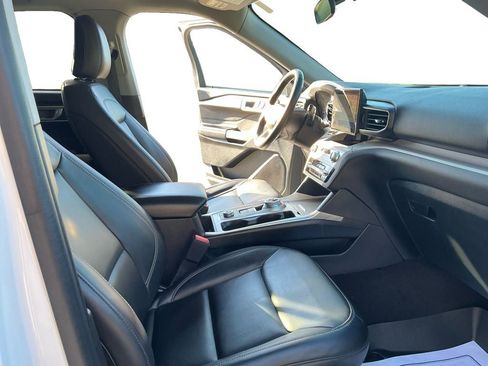 Used 2023 Ford Explorer XLT w/ Equipment Group 202A image 15