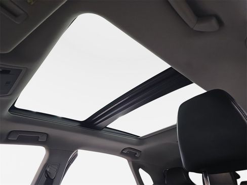 Used 2016 Lexus RX 450h AWD w/ Luxury Package image 33