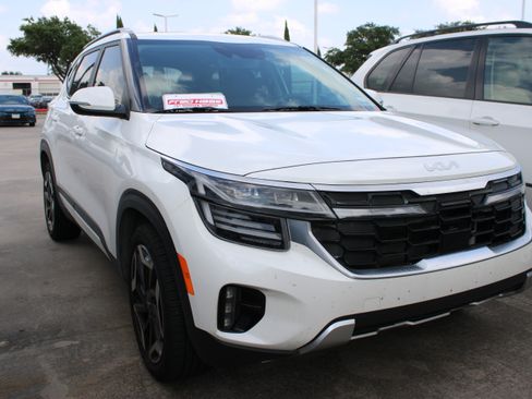 Used 2024 Kia Seltos SX w/ SX Sunroof Package AWD/4WD image 2