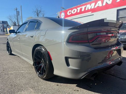 Used 2018 Dodge Charger R/T Scat Pack RWD image 8