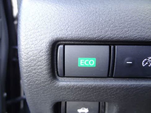 Used 2022 Nissan Sentra SV w/ All-Weather Package FWD image 16